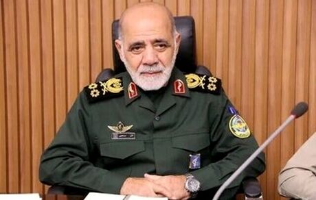 فرمانده قرارگاه مرکزی خاتم الانبیا: ترامپ برای سرپوش روی قدرت پوشالی آمریکا، برای خروج از جنگ، به سران برخی از کشورها پناه آورده است 