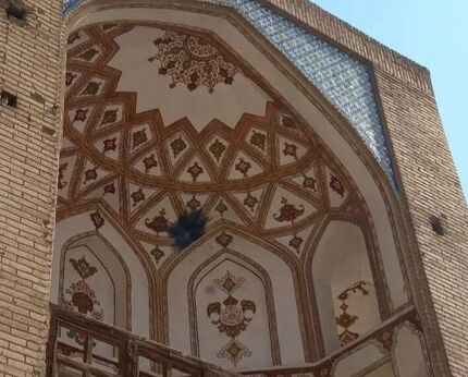 آثار برخورد نارنجک به پل خواجو مرمت شد