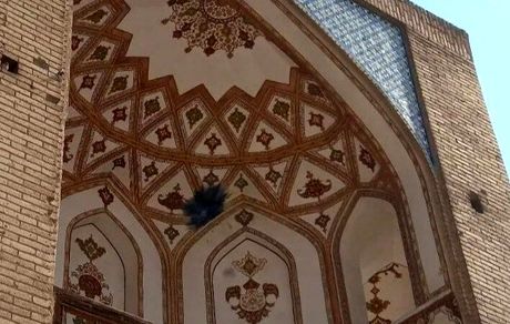 آثار برخورد نارنجک به پل خواجو مرمت شد