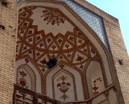 آثار برخورد نارنجک به پل خواجو مرمت شد