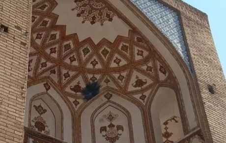 آثار برخورد نارنجک به پل خواجو مرمت شد