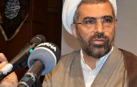 آتش زدن کتاب مرجع پزشکی جهان توسط یک روحانی/ واکنش شدید حجه الاسلام جعفریان