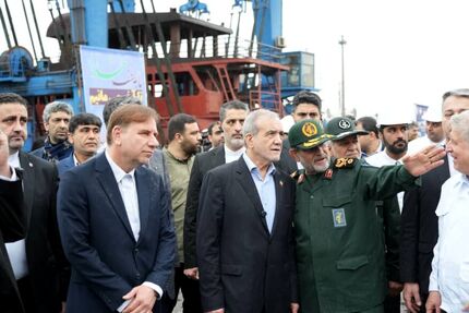 بازدید رئیس جمهور از مجموعه صنعتی شهید محلاتی بوشهر 