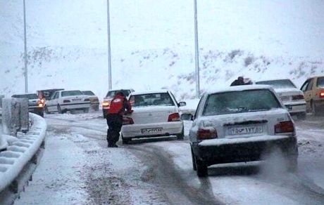 برف و بهمن جاده یاسوج اصفهان را بست