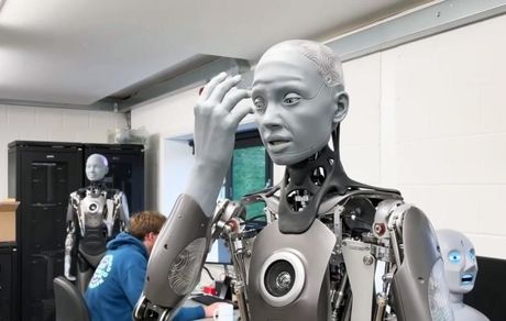 رباتی که توانایی صحبت به چندین زبان دارد + ویدئو