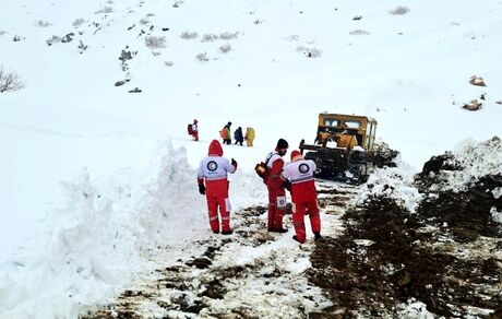 نجات معجزه‌آسای ۱۴ نفر از کولاک شدید سردشت
