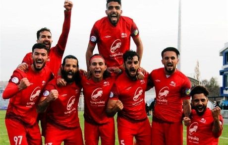 کرونایی‌های تراکتور به بازی با استقلال رسیدند