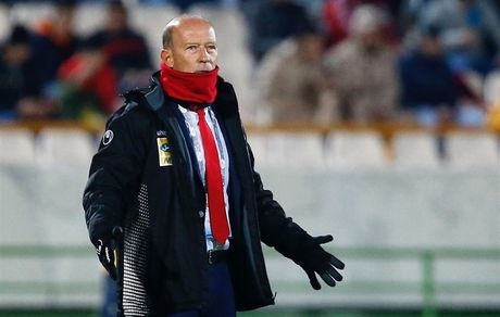 اصرار کالدرون به اخراج پیروانی ادامه دارد