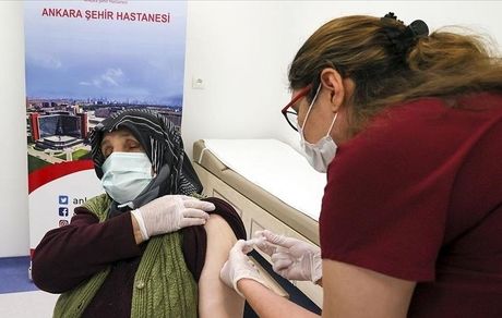 آغاز روند واکسیناسیون افراد ۷۵ سال به بالا در ترکیه