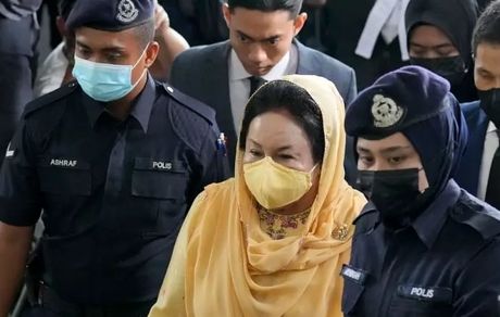 محکومیت حبس برای همسر نخست وزیر سابق مالزی بدلیل فساد مالی