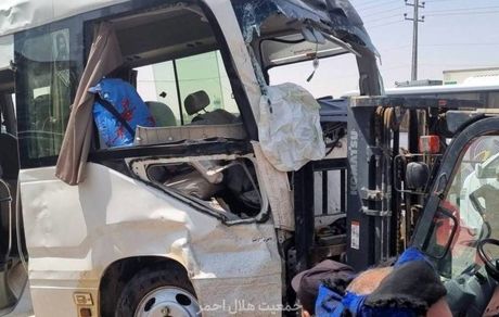 ۴ کشته در پی برخورد یک دستگاه اتوبوس حامل زائران اربعین حسینی با جدول کنار جاده