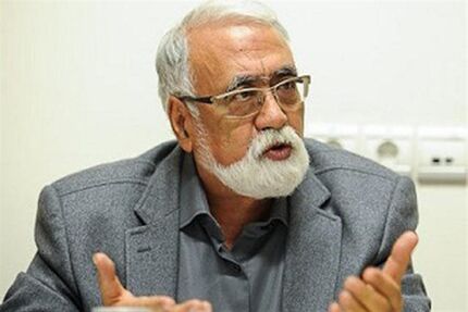 یک تهیه‌کننده سینما روی آنتن زنده تلویزیون بیان کرد: مخالفان «خانه پدری» دنبال فیلم‌های بی‌بو و خیاروار هستند