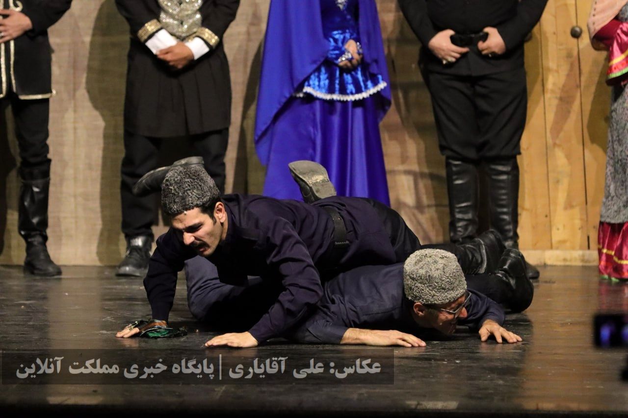 نمایش طنز ترکی «قره پاپاق لوطوسو»