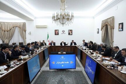 عارف: مسئولان اختلافات را در تریبون‌ها مطرح نکنند