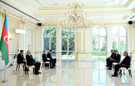 استوارنامه سفیر جدید ایران به رئیس جمهور جمهوری آذربایجان تقدیم شد