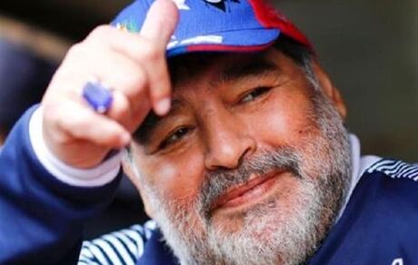 مارادونا از استعفایش منصرف شد و سرمربی «خیمناسیا» ماند!