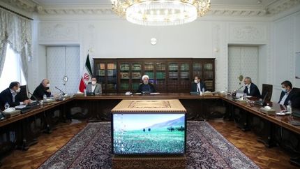 روحانی: کرونا با همراهی مردم مدیریت شد/ مسئولان مراقبت لازم را از بازار سرمایه به عمل آورند
