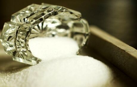 احتمال وضع مالیات بر قند و شکر در انگلیس