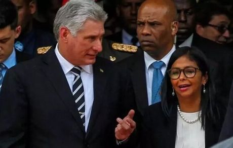 پزشکان و مشاوران امنیتی کوبایی، ونزوئلا را ترک می‌کنند