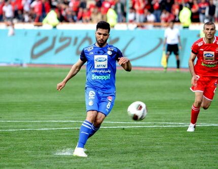اخراج موقت هافبک استقلال با دستور فکری