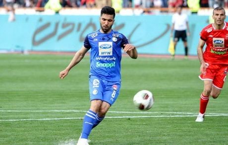 اخراج موقت هافبک استقلال با دستور فکری