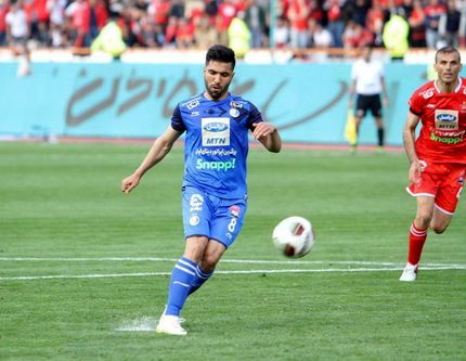 اخراج موقت هافبک استقلال با دستور فکری