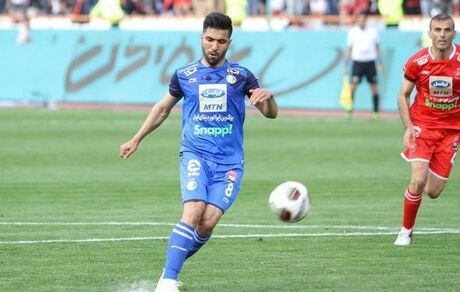 اخراج موقت هافبک استقلال با دستور فکری