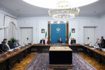 رئیس جمهور: توسعه ناوگان عمومی و تکمیل کریدورهای ریلی کشور اولویت‌های دولت است