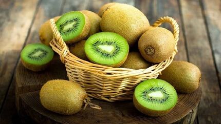 صادرات میوه کیوی از طریق مرز زمینی آستارا به کشورهای همسایه
