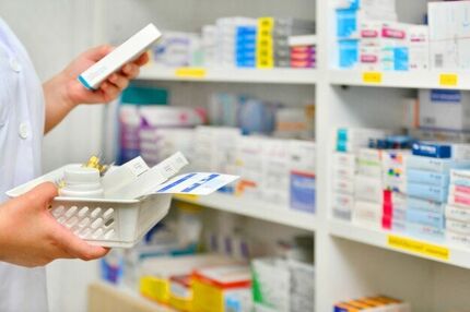 اصرار برای پایین نگه داشتن دستوری قیمت دارو راه به جایی نخواهد برد
