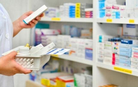 اصرار برای پایین نگه داشتن دستوری قیمت دارو راه به جایی نخواهد برد
