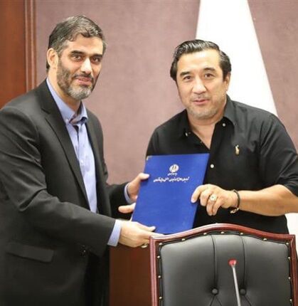 خداداد عزیزی در مناطق آزاد پست گرفت
