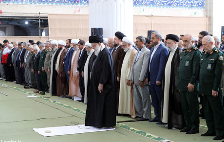 نماز عید فطر به امامت رهبر انقلاب اسلامی اقامه شد