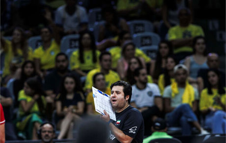 سرمربی تیم والیبال چادرملو جریمه و محروم شد