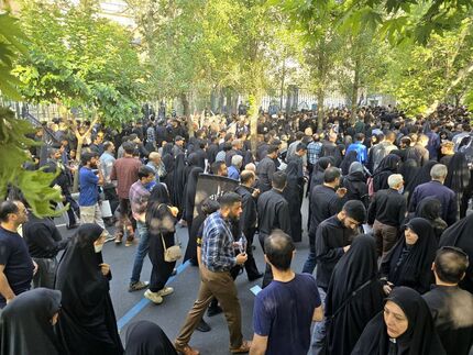 شروع مراسم وداع تهرانی ها با رییس جمهور شهید