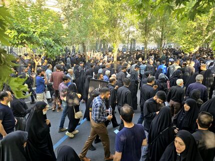 شروع مراسم وداع تهرانی ها با رییس جمهور شهید
