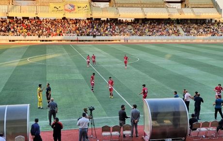 یک جنجال دیگر در فوتبال ایران این بار با سیلی زدن به داور