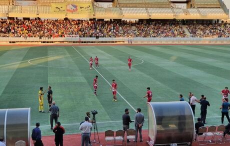 یک جنجال دیگر در فوتبال ایران این بار با سیلی زدن به داور
