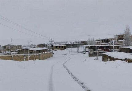 ادامه بحران انسداد جاده‌های گیلان به علت بارش برف؛ آب شرب ۳۹ هزار مشترک روستایی قطع است