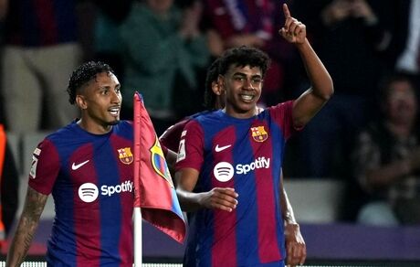 بارسلونا با گلزنی ستاره ۱۶ ساله به رده دوم لالیگا صعودکرد