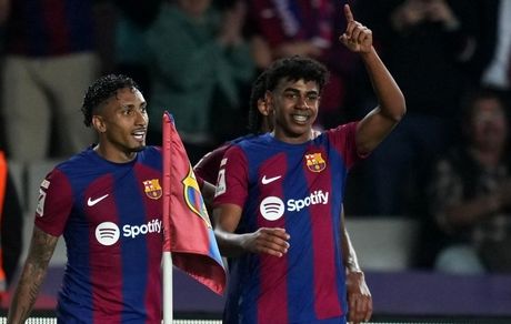 بارسلونا با گلزنی ستاره ۱۶ ساله به رده دوم لالیگا صعودکرد