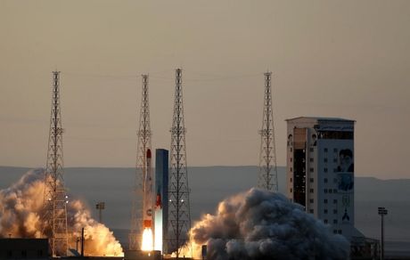 آلمان: ایران فعالیت‌های فضایی‌اش را متوقف کند