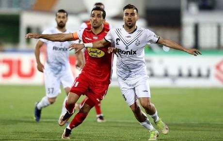 پرسپولیس، راحت ملوان را برد و همچنان مدعی ماند