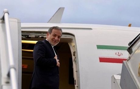 تیم مذاکره‌کننده ایران به عمان رفت