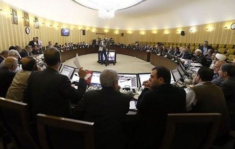 حداقل حقوق کارمندان و بازنشستگان در سال ۹۹ تعیین شد