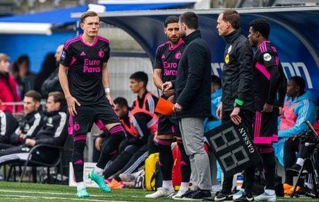 فاینورد با بازیکنان ذخیره هم برد و به قهرمانی نزدیک‌تر شد / جهانبخش ۱۷ دقیقه بازی کرد