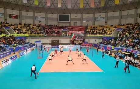 هفته پرحاشیه و نوزدهم لیگ برتر والیبال / از قطع برق در یک بازی و نیمه تمام ماندن دیدار ارومیه / ادامه قدرتنمایی اصفهانی‌ها