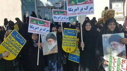 پیشنهاد روزنامه جمهوری اسلامی؛ مراسم روزقدس را در فضای مجازی برگزار کنید