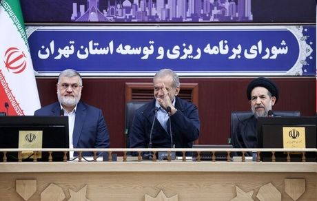 رئیس جمهور: علما و دانشمندان باید دور هم بنشینند تا مشکلات تهران را با مشارکت و همراهی حل کنند