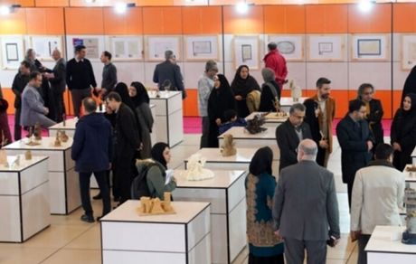 آغاز نمایشگاه دهمین دوسالانه ملی هنر‌های تجسمی کانون پرورش فکری